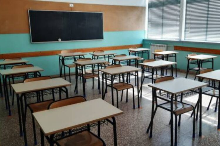 Le proteste contro i metal detector a scuola
