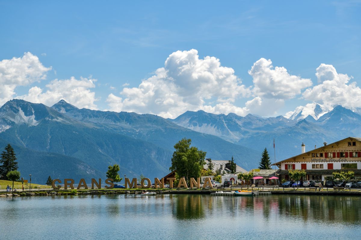 L'esclusiva località di Crans Montana in Svizzera durante l'estate