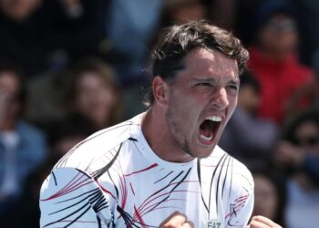 Luciano Darderi vola agli ottavi degli Australian Open dove sarà derby con Sinner