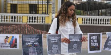 Manifestazione in Perù per richiedere la liberazione di alcune persone prigioniere in Venezuela