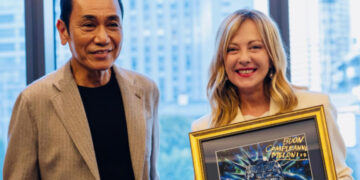 Giorgia Meloni e il creatore di Ken il Guerriero Tetsuo Hara