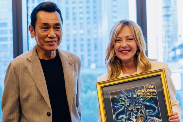 Giorgia Meloni e il creatore di Ken il Guerriero Tetsuo Hara