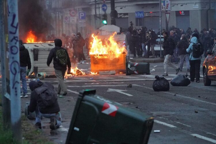 Misure cautelari per una decina di manifestanti a Torino