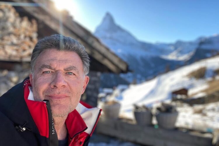 Roberto Eggs lascia Moncler