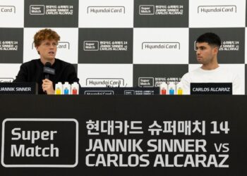 Sinner e Alcaraz prima dell'esibizione a Seul