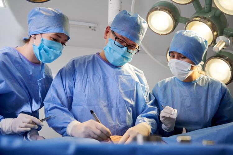 Stretta sulla chirurgia estetica in Cina