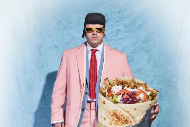 TonyPitony con un kebab gigante