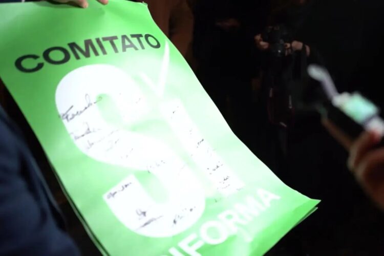 Un volantino del comitato per il Sì