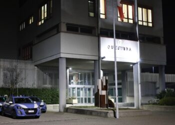 Una veduta esterna della questura di Brescia