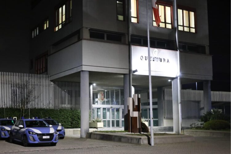 Una veduta esterna della questura di Brescia