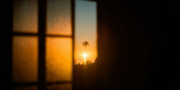 tramonto dalla finestra