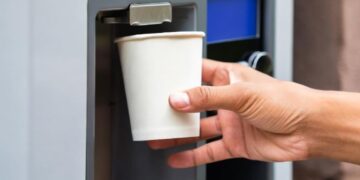 Licenziato per un resto di caffè da 1,60 euro: l’azienda deve 18 mensilità indennizzo