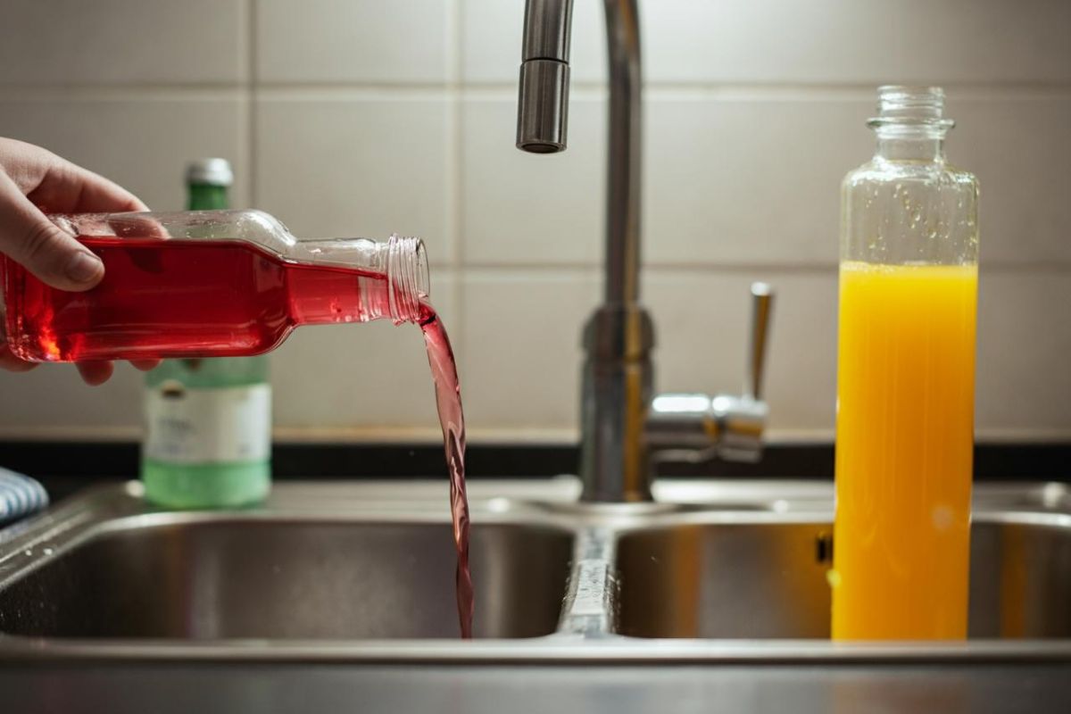 liquidi versati nel lavandino