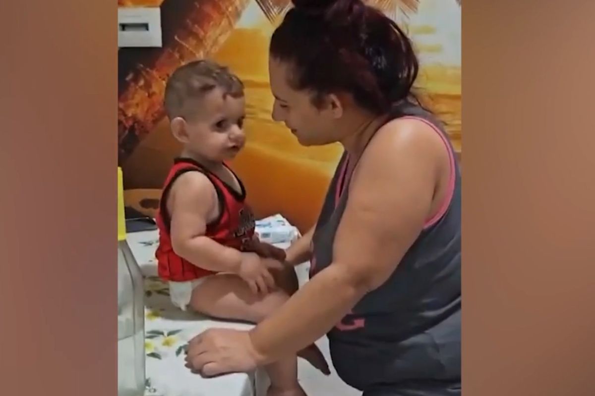 Addio a Domenico, il bambino dal cuore “bruciato” che ha commosso l ...