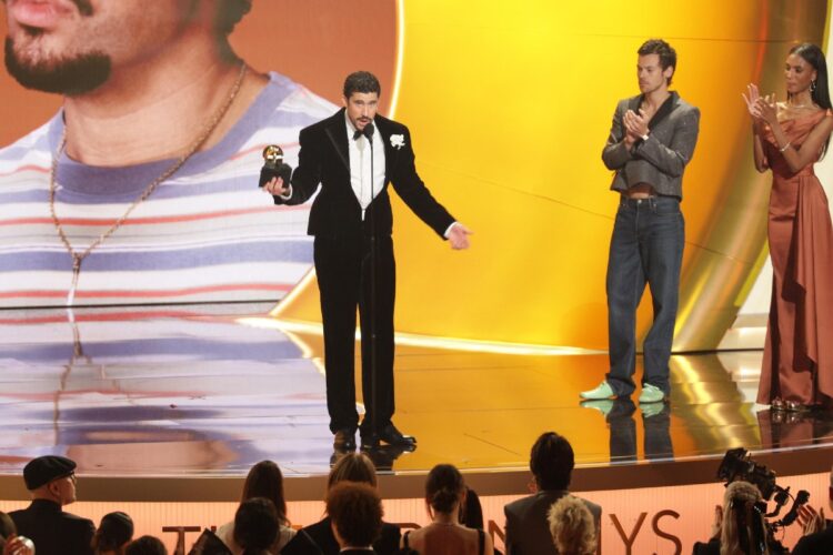 Bad Bunny riceve il Grammy per l'album dell'anno