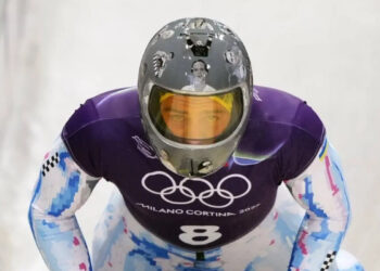 Chi sono le persone sul casco di Heraskevych