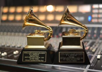 Due Grammy Awards