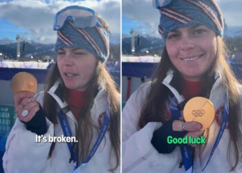 Due foto di Breezy Johnson con la medaglia rotta