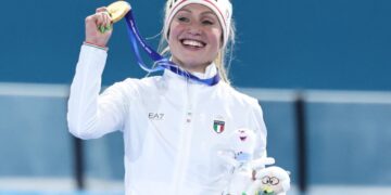 Francesca Lollobrigida con la medaglia d'oro