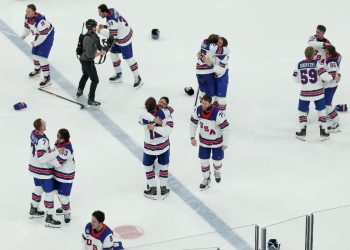 I festeggiamenti dei giocatori della squadra olimpica di Hockey degli Stati Uniti