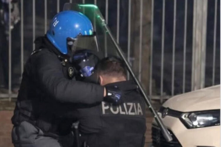 La foto dell'agente aggredito a Torino sarebbe stata modificata dall'IA