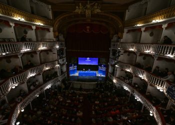 L'interno del Teatro Sannazaro
