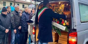 L'ultimo saluto alla famiglia Kola