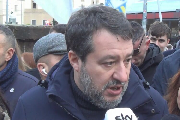 Salvini sul dl sicurezza dopo gli scontri a Torino