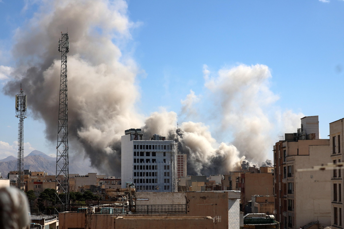 Smoke rises in central Tehran after an Israeli attack in Iran, 01 March 2026