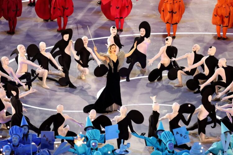 Matilda De Angelis alla cerimonia di apertura dei Giochi Olimpici invernali di Milano-Cortina