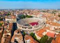 Una veduta aerea dell'Arena di Verona