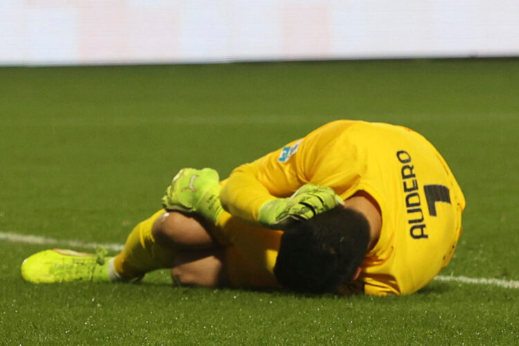 Audero colpito da un tifoso con un petardo