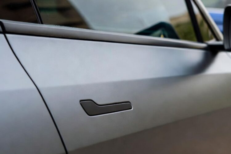 Dal 2027 la Cina vieta le maniglie a scomparsa: il motivo