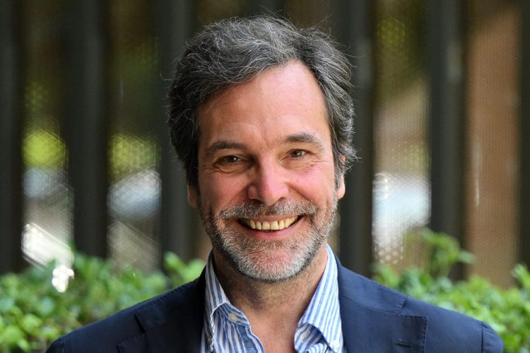 Un primo piano di Marco Lollobrigida