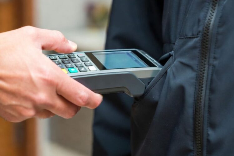 Borseggiatori con il Pos