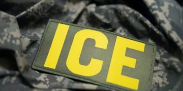 Agenti ICE negli aeroporti negli USA