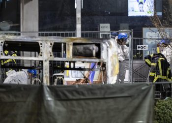 Autobus prende fuoco in Svizzera, 'diversi morti e feriti'