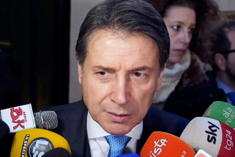 Conte attacca il governo su referendum, Iran e caro carburante