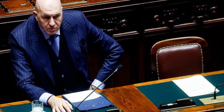 Crosetto a Dubai: la versione che non torna