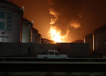 Fire at Fujeirah oil facility_ANSA