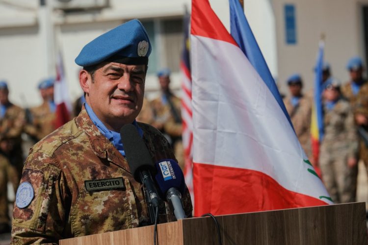 Il generale di divisione della missione dell'Unifil in Libano, Diodato Abagnara