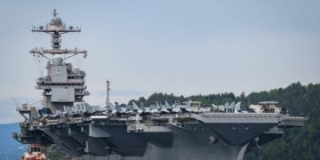 La portaerei Gerald Ford arriva a Cipro