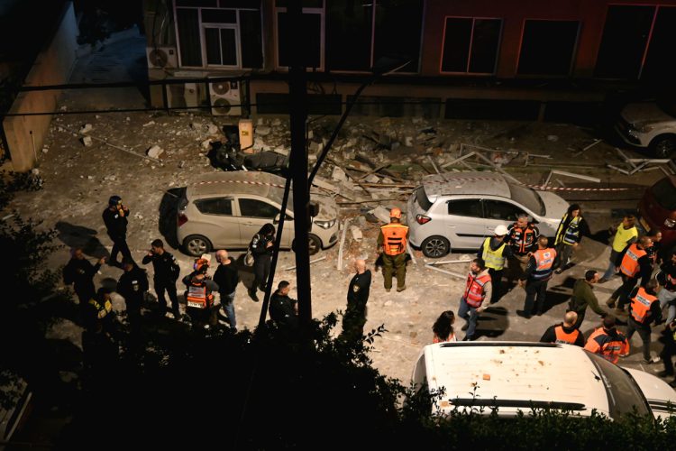 March 18, 2026, Central Israel, Ramat Gan, Israel Scene in central Israel following a strike by debris from an Iranian separating missile warhead