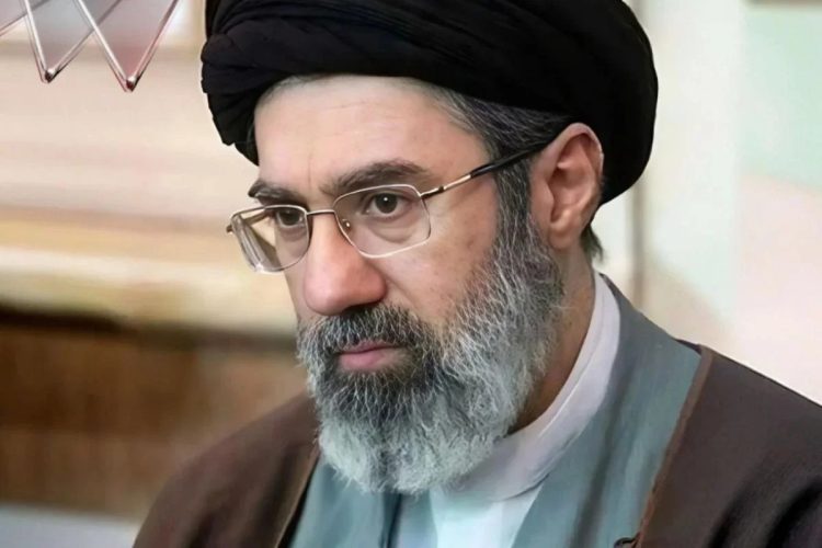 Mojtaba Khamenei sarebbe ferito e sfigurato