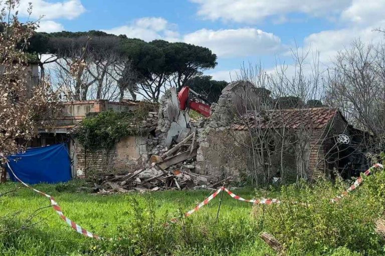 Parco degli Acquedotti, indagini in corso sull'esplosione