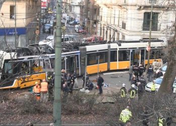 Tram deragliato a Milano