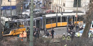 Tram deragliato a Milano