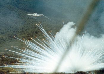 Una bomba al fosforo bianco