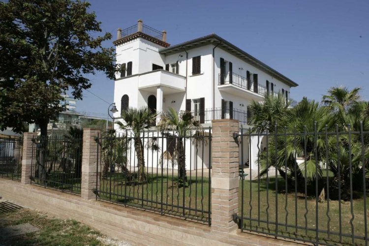 Villa Mussolini, residenza di Riccione che fu del duce