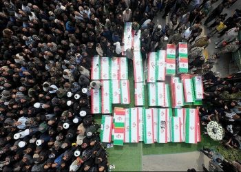 Funerali delle vittime dell'attacco alla scuola femminile in Iran